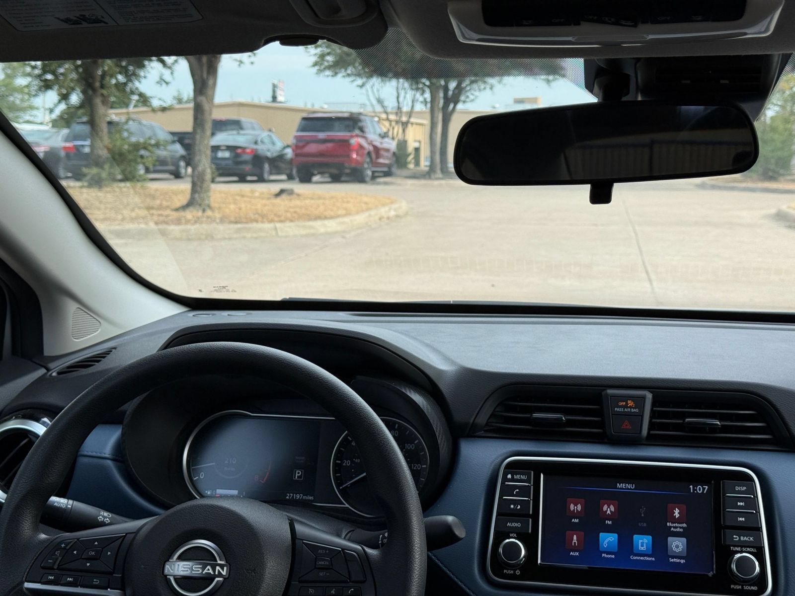 Used 2025 Nissan Versa SV FWD image 29
