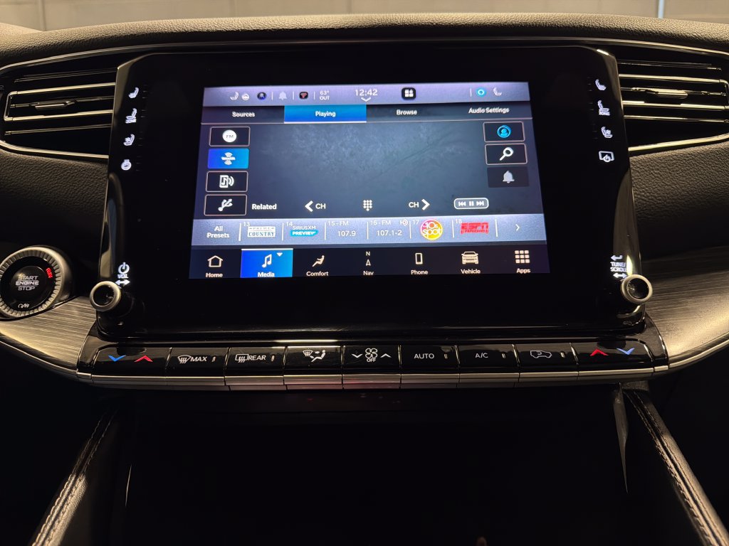 Used 2024 Jeep Wagoneer L Series II w/ Flexible Seating Group AWD/4WD image 8