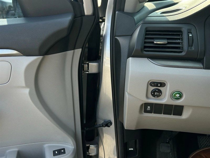 Used 2017 Honda Pilot EX-L image 16