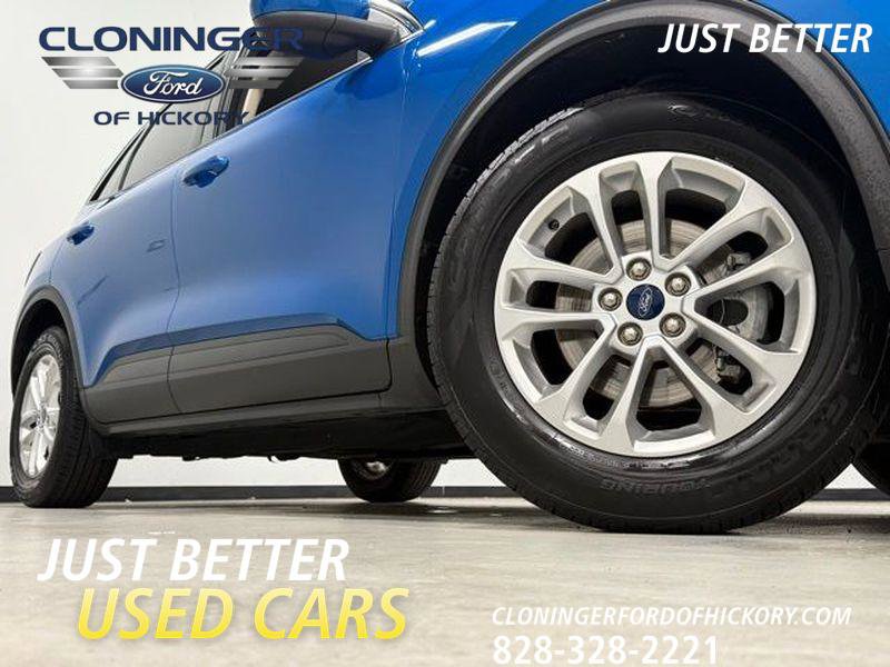 Used 2020 Ford Escape SE image 3