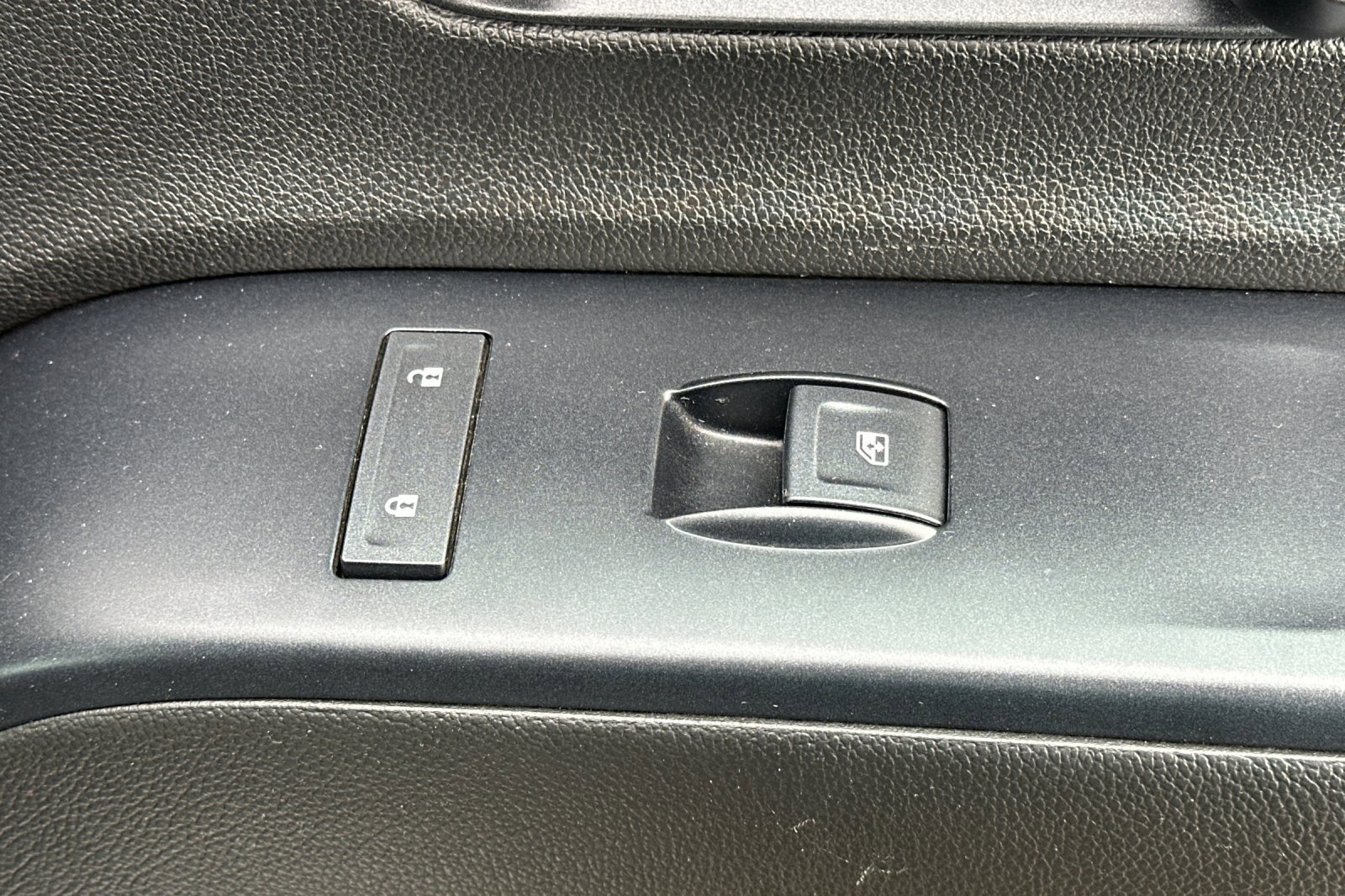 Used 2018 Chevrolet Silverado 1500 Custom w/ Custom Convenience Package image 21