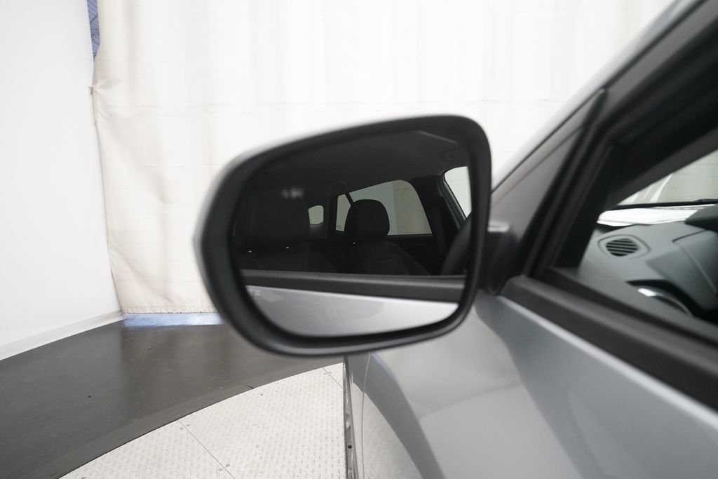 Used 2024 Chevrolet Trax LT w/ Driver Confidence Package FWD image 30