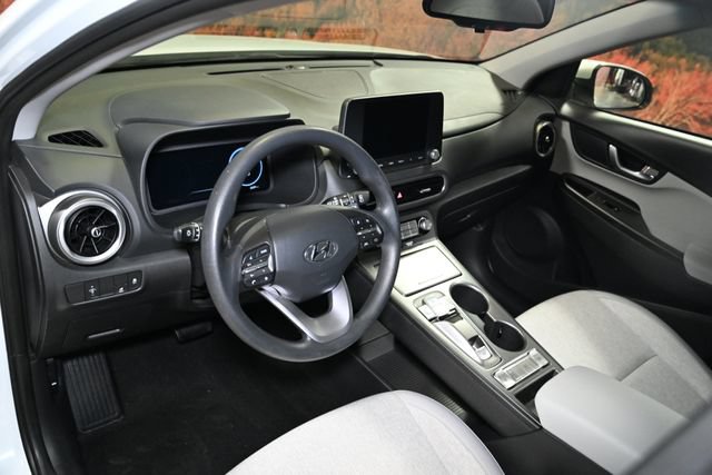Used 2023 Hyundai Kona SE FWD image 24