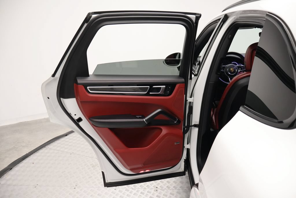 Certified 2023 Porsche Cayenne S AWD/4WD image 21