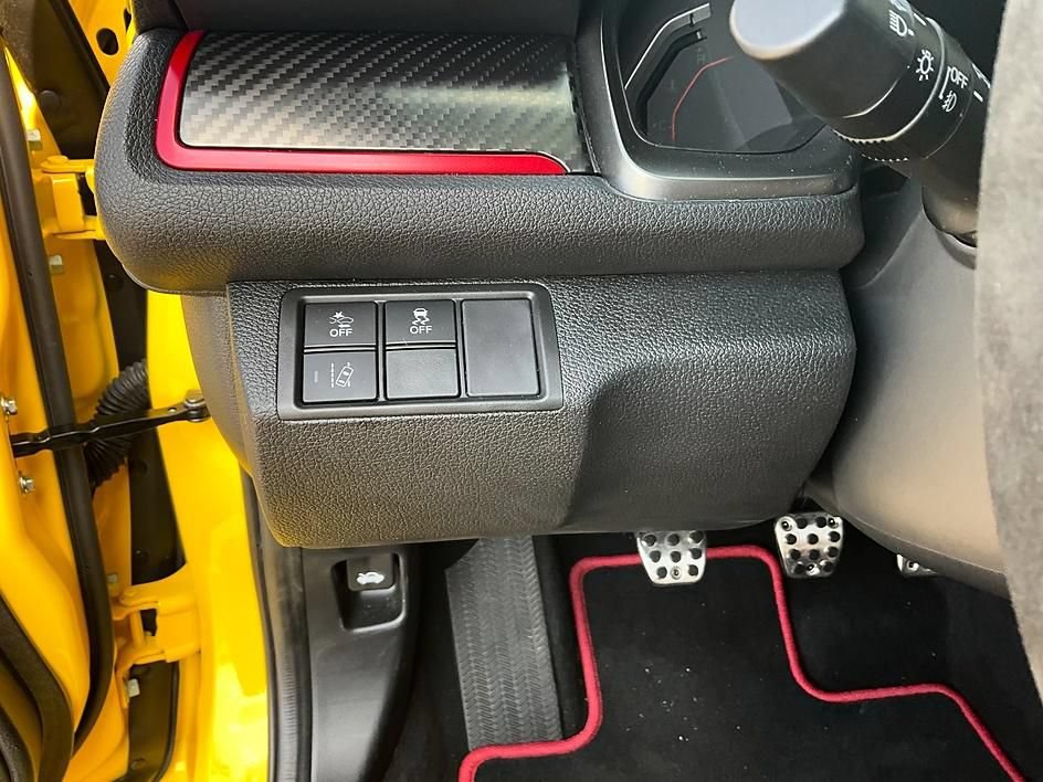 Used 2021 Honda Civic Type R Limited image 16
