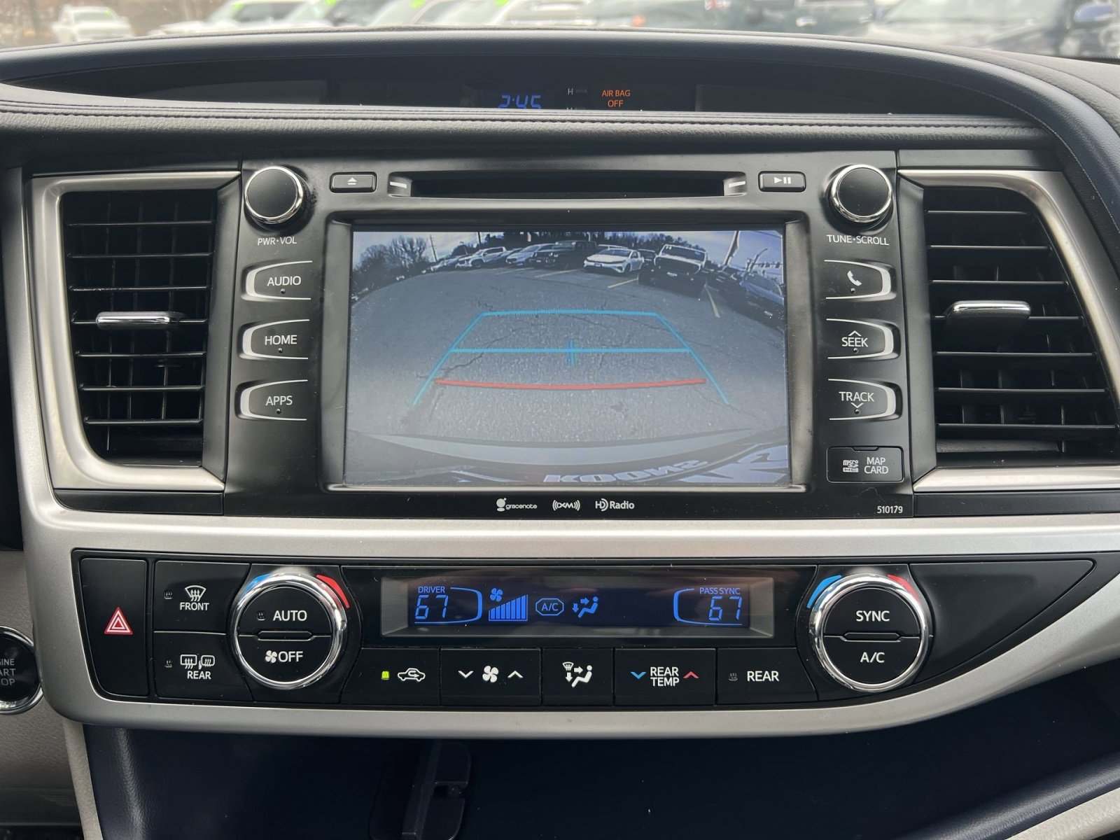 Used 2017 Toyota Highlander XLE image 19