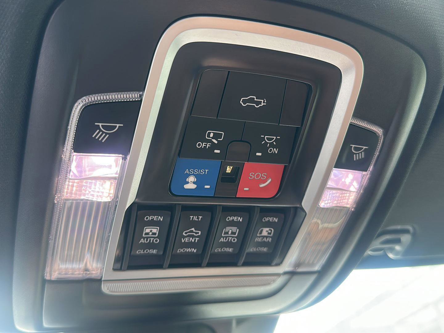Used 2024 RAM 1500 Limited AWD/4WD image 24