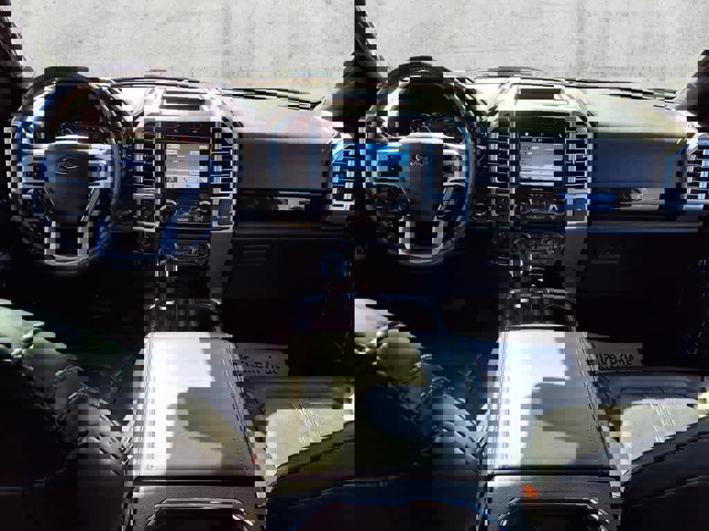 Used 2016 Ford F150 Platinum w/ Equipment Group 701A Luxury image 7