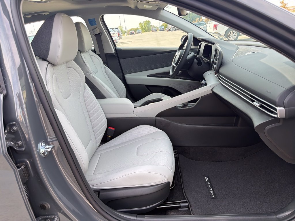 New 2026 Hyundai Elantra SEL Sport FWD image 35