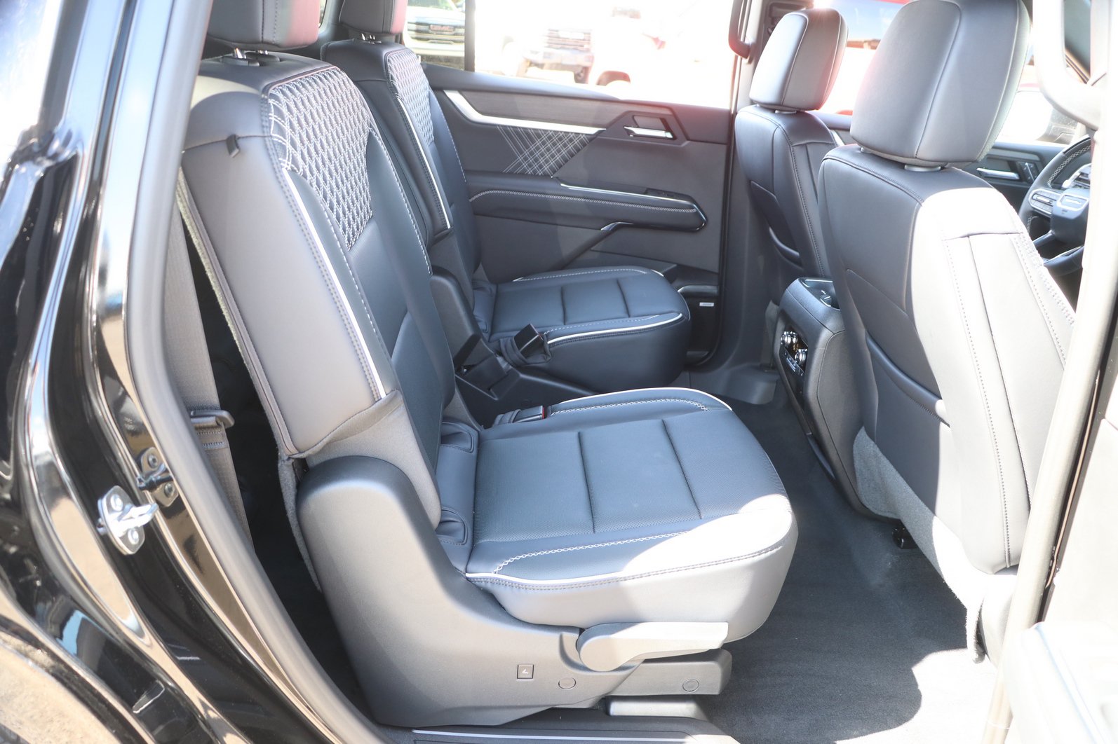 New 2026 GMC Acadia Denali w/ Super Cruise Package AWD/4WD image 30