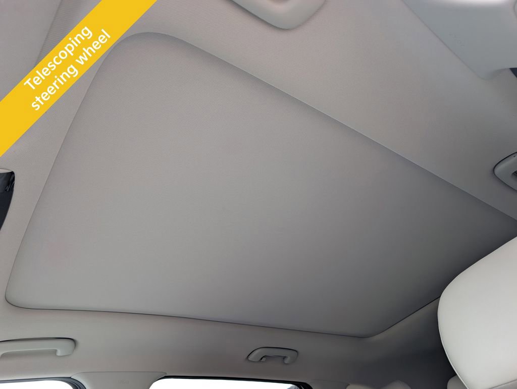 Used 2023 Kia Sorento S w/ Panoramic Sunroof Package image 16