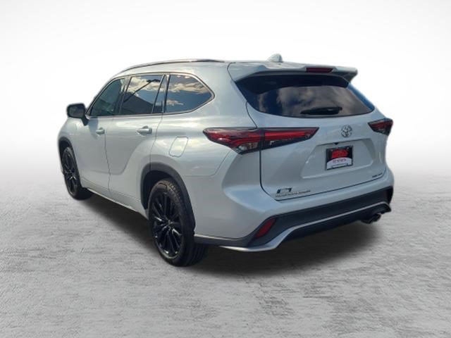 Certified 2025 Toyota Highlander XSE AWD/4WD image 5