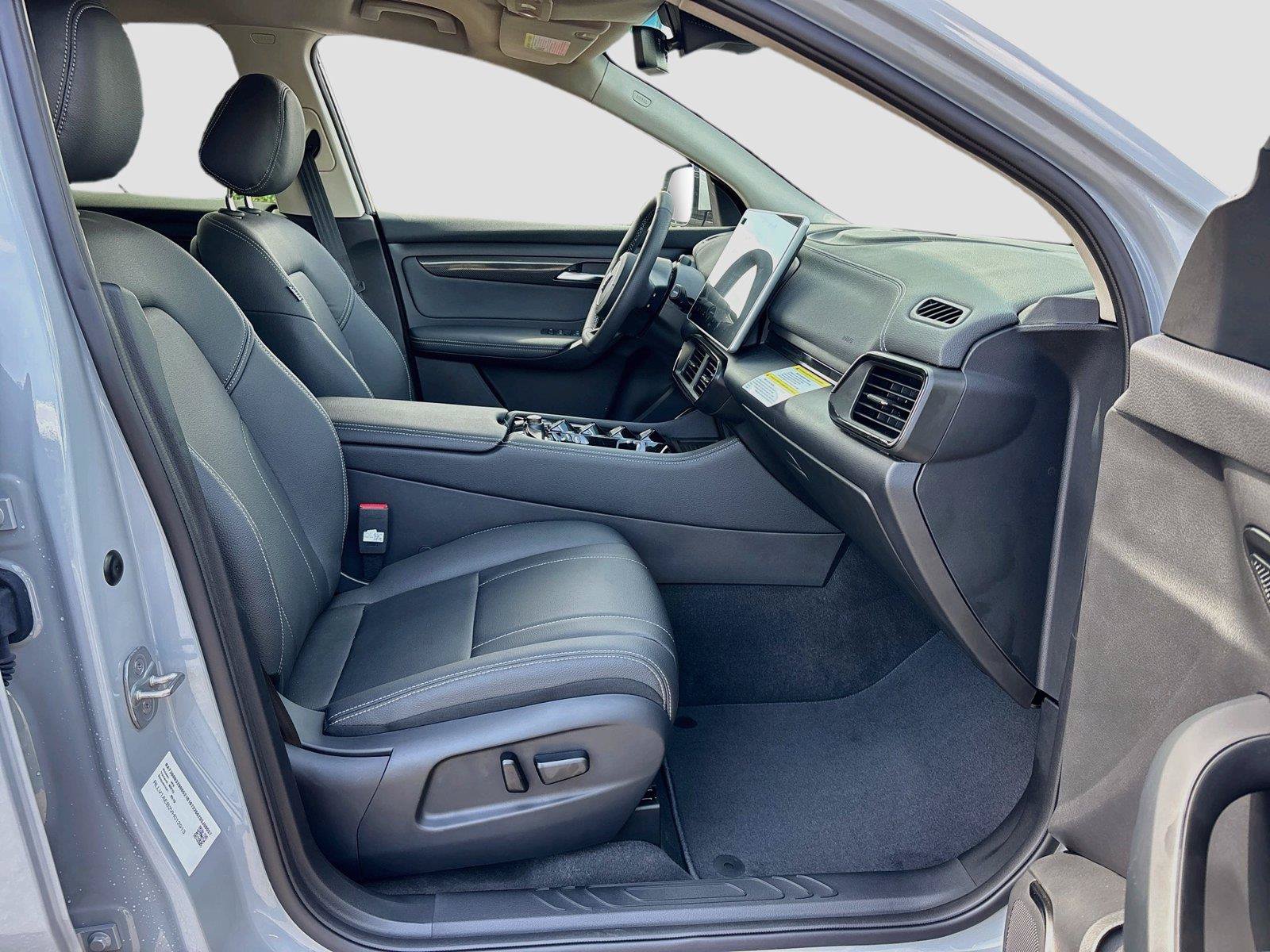 New 2027 VinFast VF 8 Eco AWD/4WD image 28