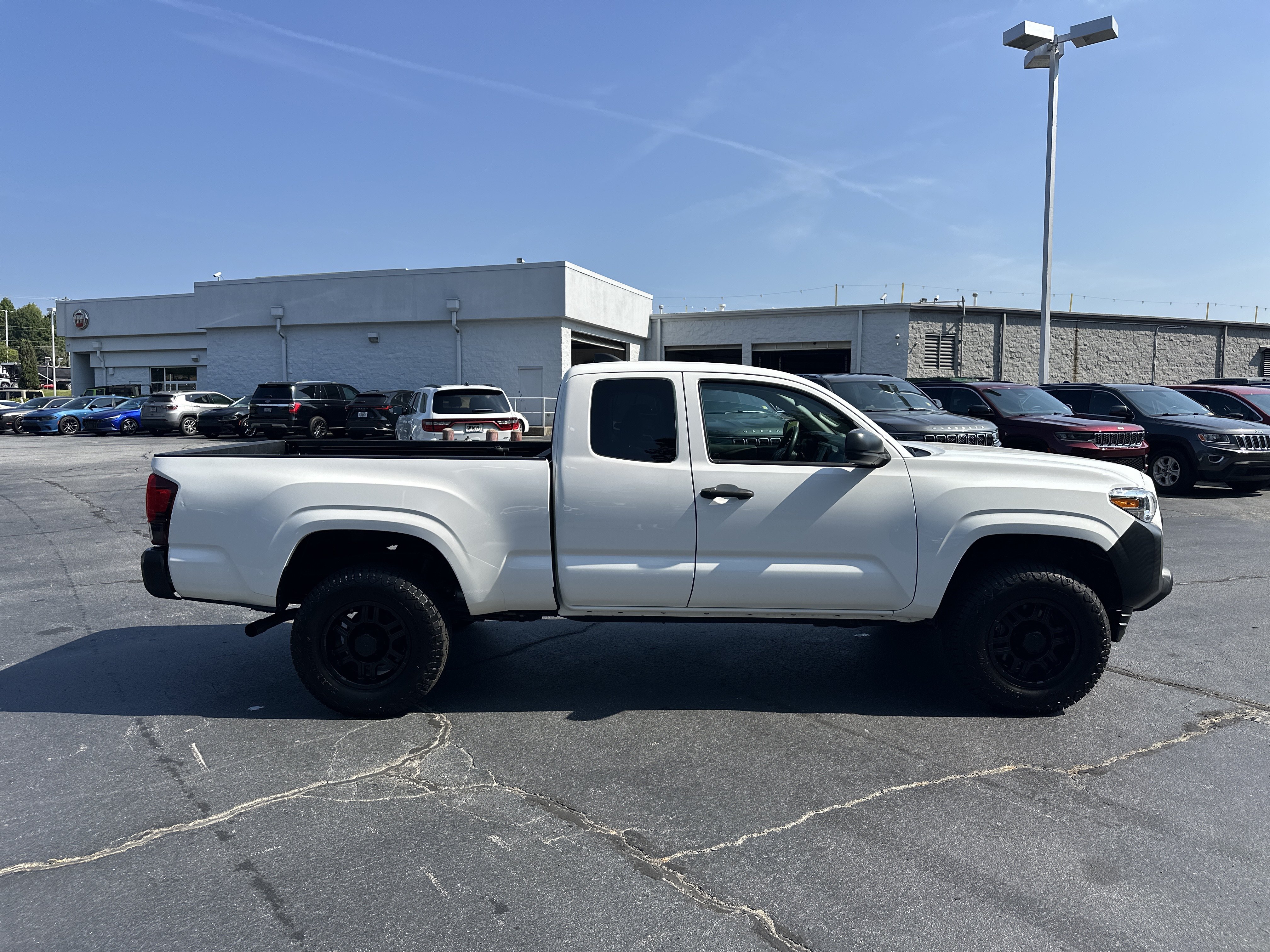 Used 2023 Toyota Tacoma SR RWD image 10