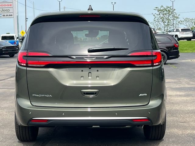 New 2027 Chrysler Pacifica Select AWD/4WD image 46
