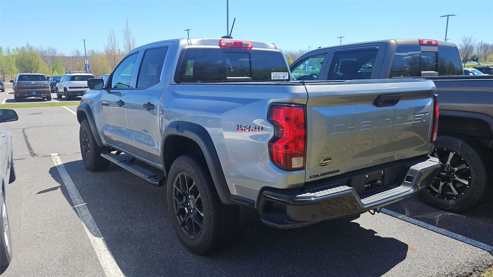Used 2023 Chevrolet Colorado Trail Boss w/ LPO, Dark Essentials Package AWD/4WD image 4