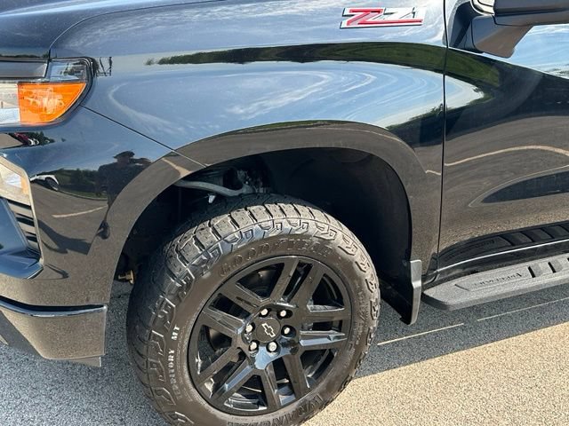 Used 2022 Chevrolet Silverado 1500 Custom Trail Boss w/ LPO, Dark Essentials Package AWD/4WD image 8