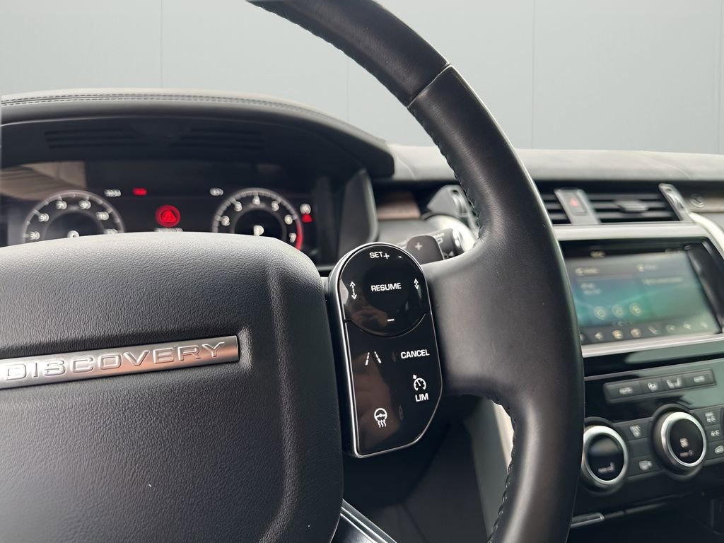 Used 2020 Land Rover Discovery HSE Luxury image 26