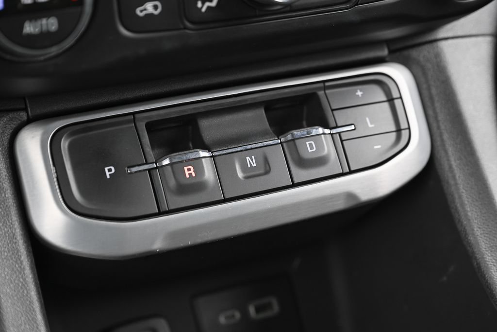 Used 2022 GMC Acadia SLE FWD image 31