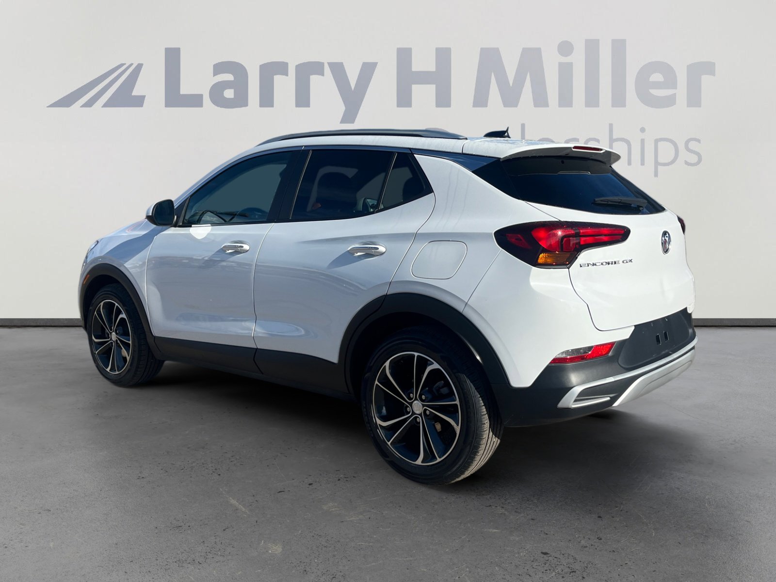 Used 2022 Buick Encore GX Select image 3