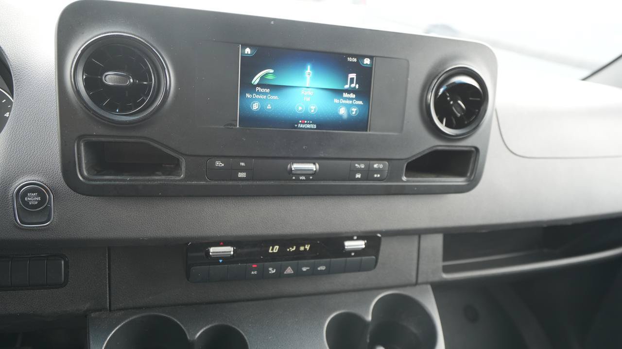 Used 2024 Mercedes-Benz Sprinter 2500 image 21