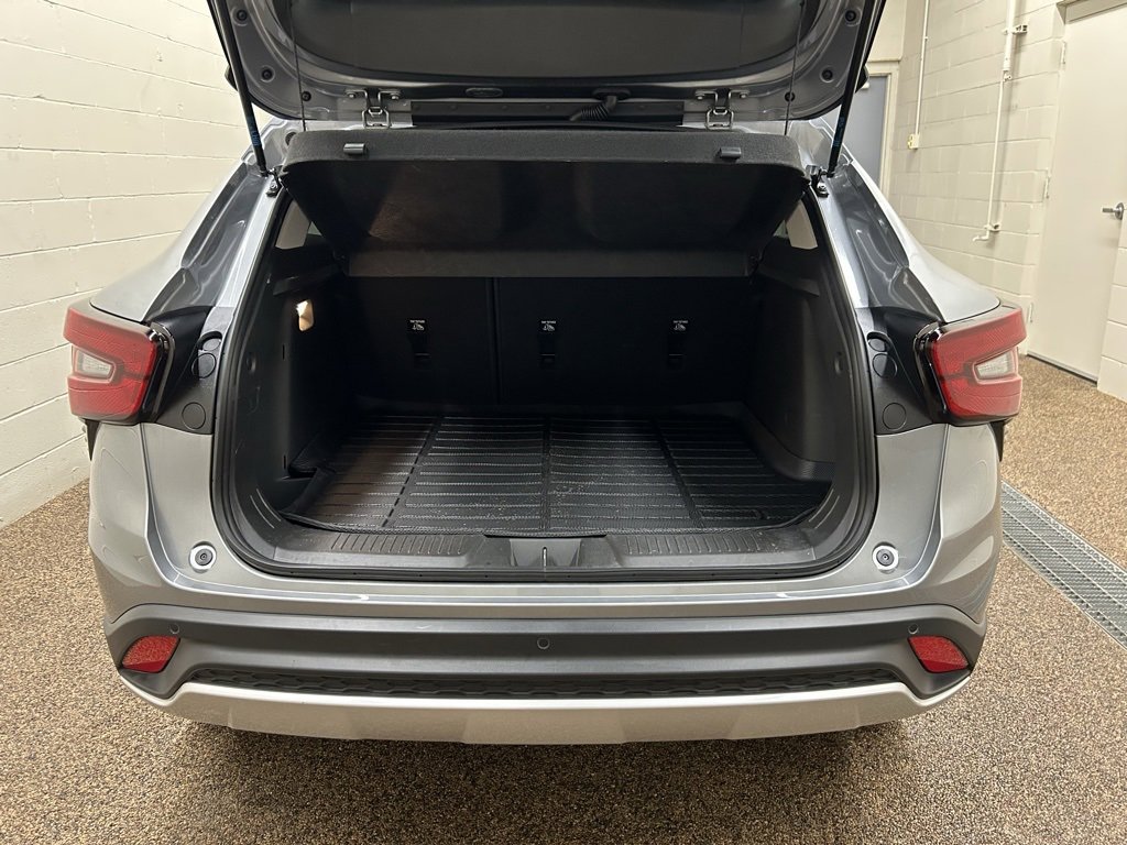 Used 2025 Chevrolet Trax LT w/ Driver Confidence Package image 11