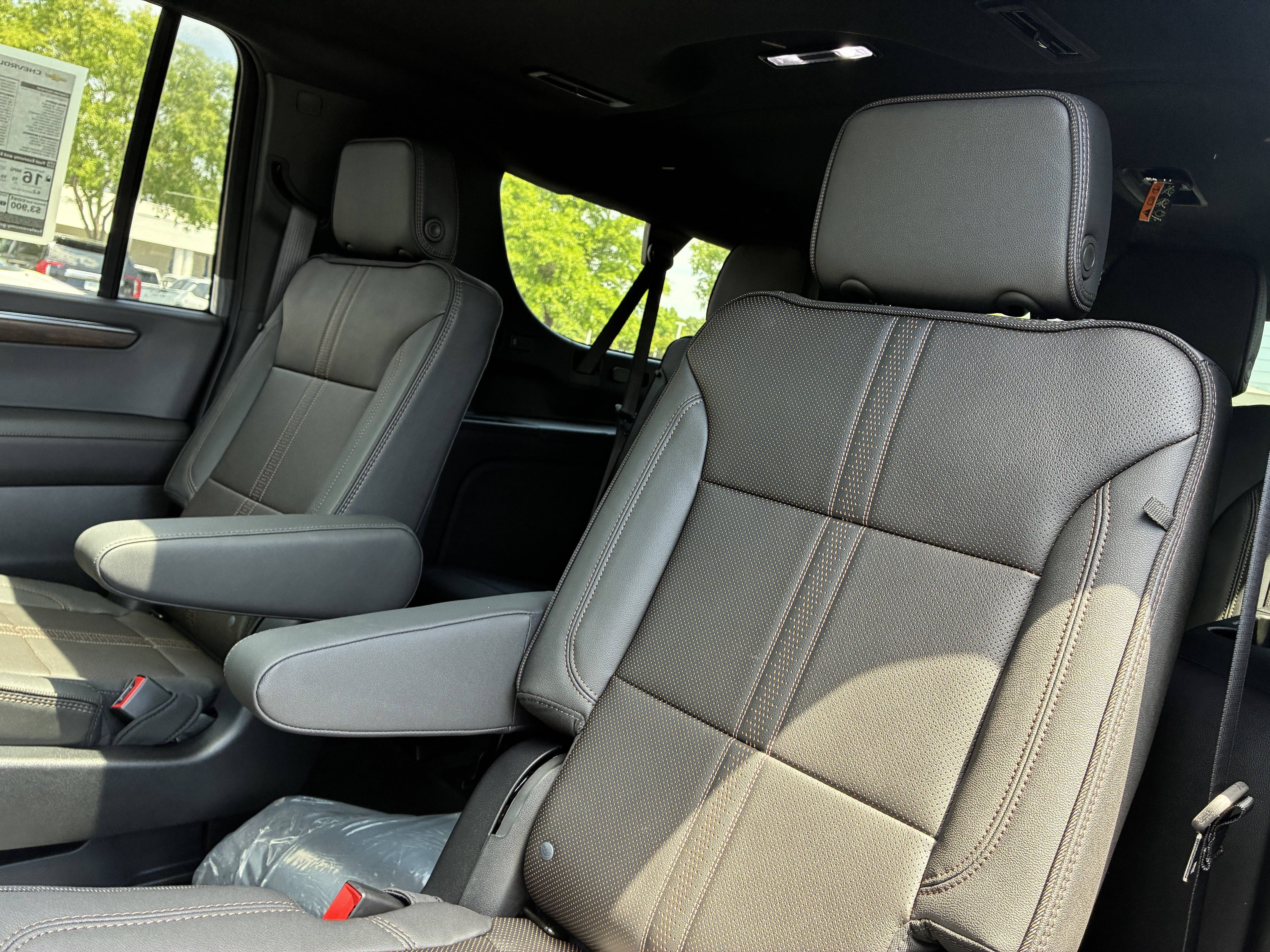 Used 2026 Chevrolet Suburban High Country RWD image 13