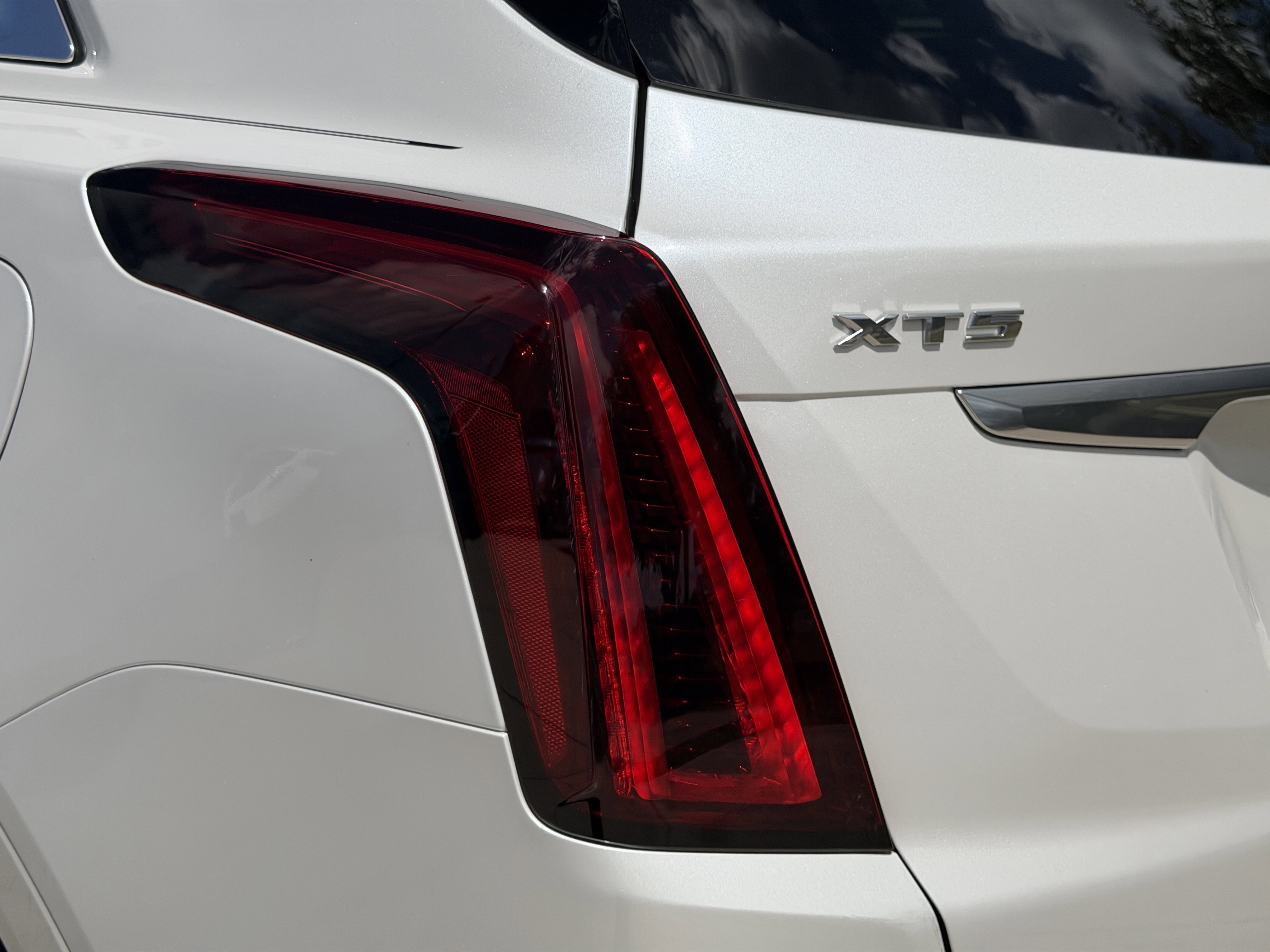 Certified 2023 Cadillac XT5 Premium Luxury FWD image 9