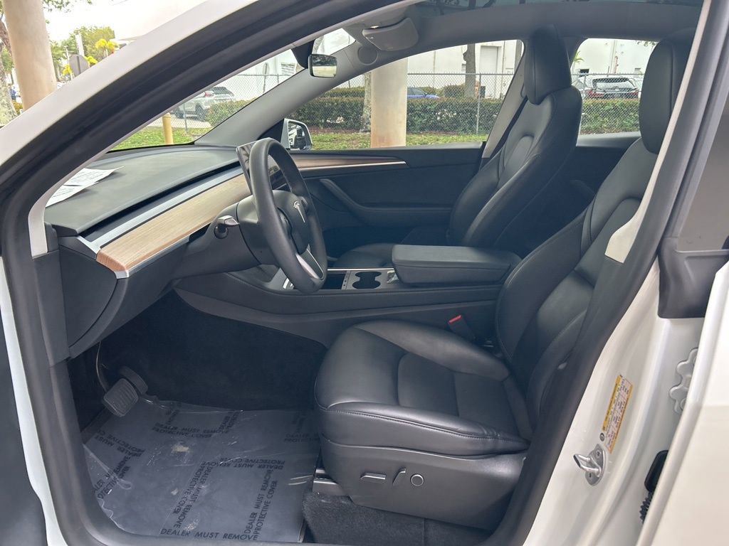 Used 2023 Tesla Model Y 2WD image 5