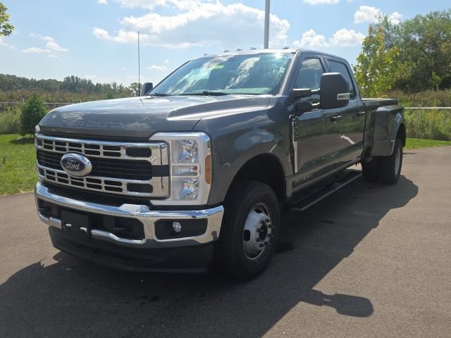 Used 2026 Ford F350 XLT AWD/4WD image 2