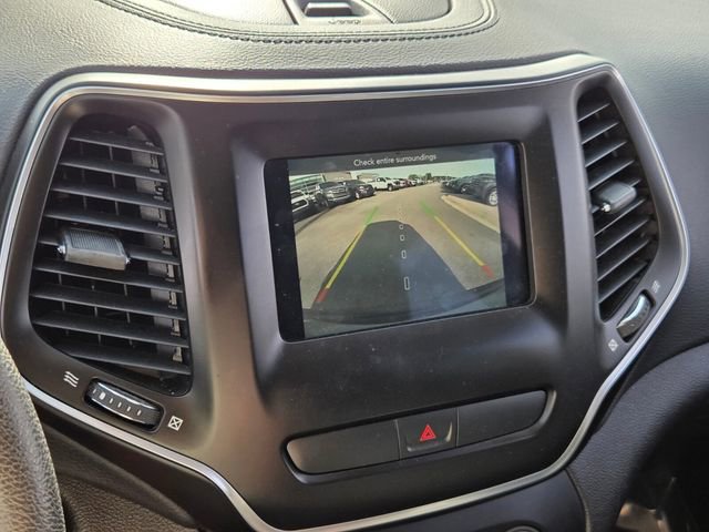 Used 2020 Jeep Cherokee Latitude FWD image 18