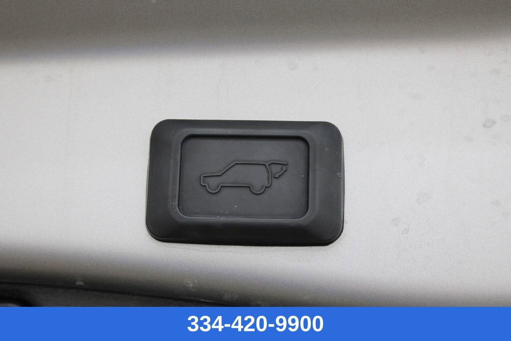 Used 2022 Toyota RAV4 XLE Premium image 30