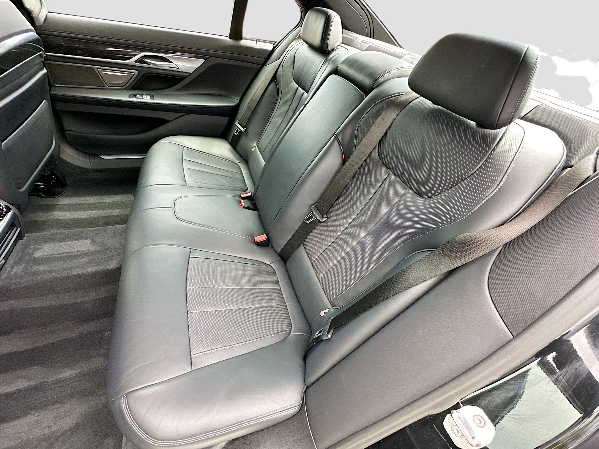 Used 2020 BMW 750i xDrive w/ Executive Package AWD/4WD image 24