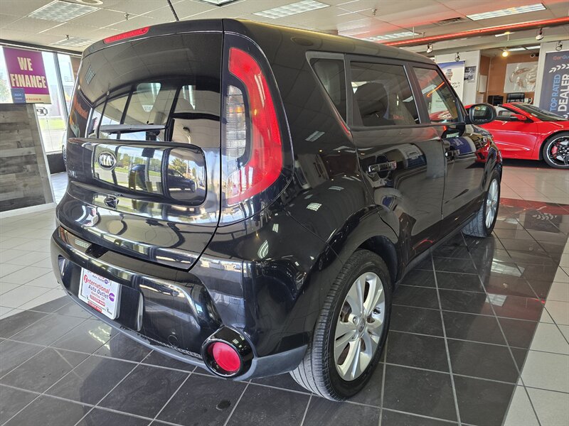 Used 2016 Kia Soul + FWD image 4