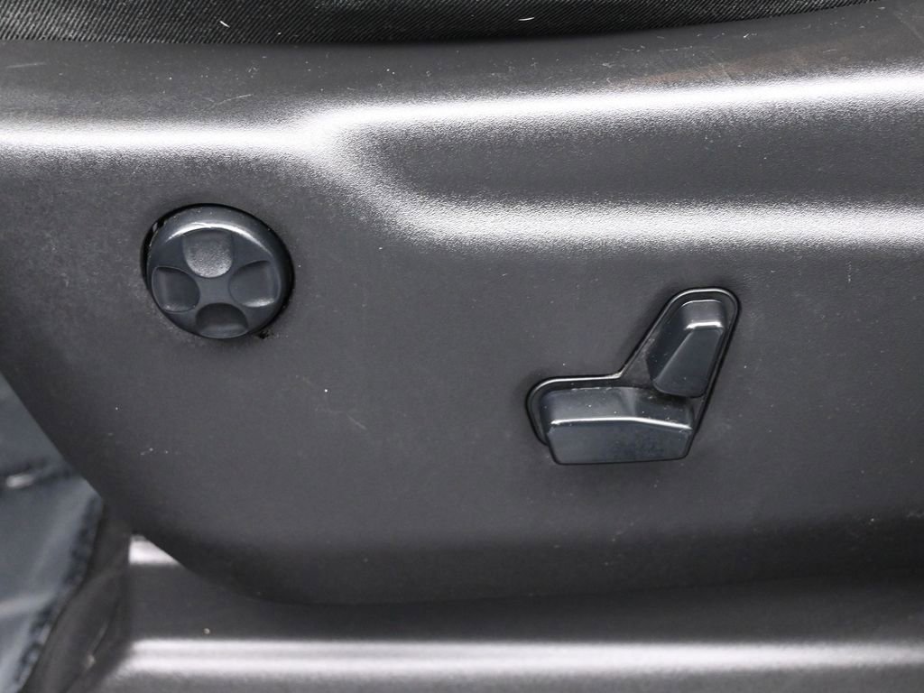 Used 2019 Jeep Grand Cherokee Altitude image 12