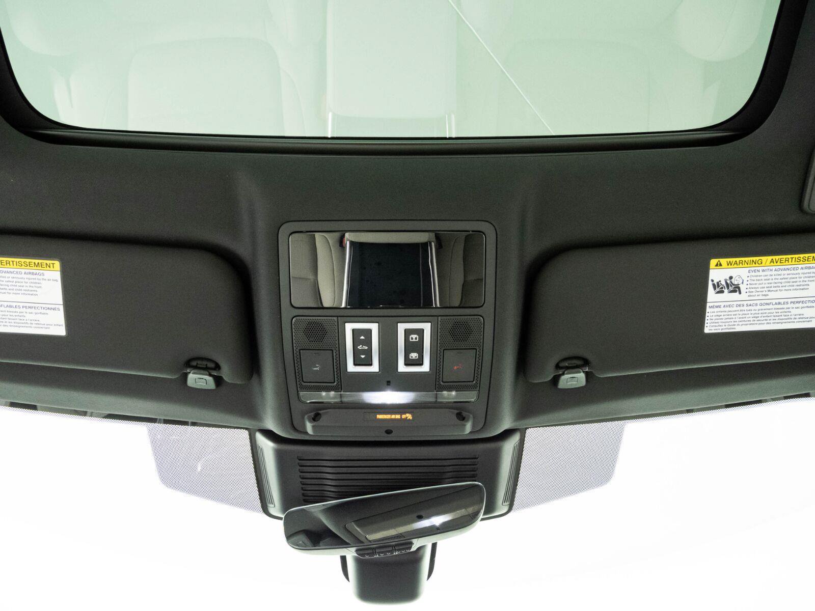 Used 2022 Jaguar XF R-Dynamic SE AWD/4WD image 19