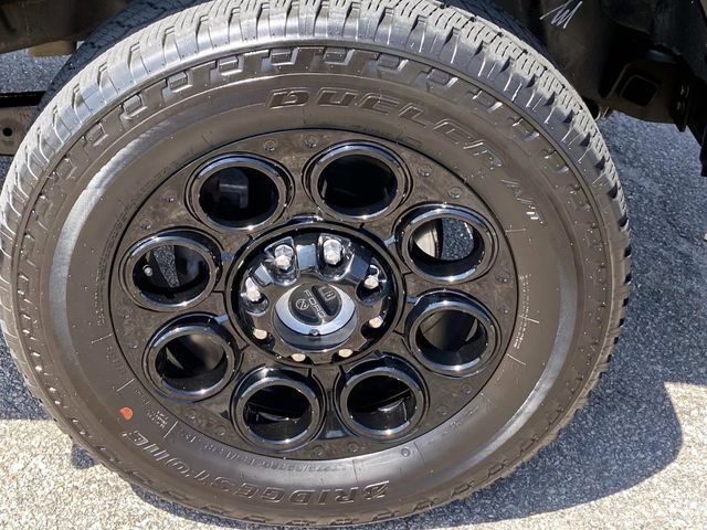 Used 2024 Ford F350 Lariat w/ Sport Appearance Package AWD/4WD image 30