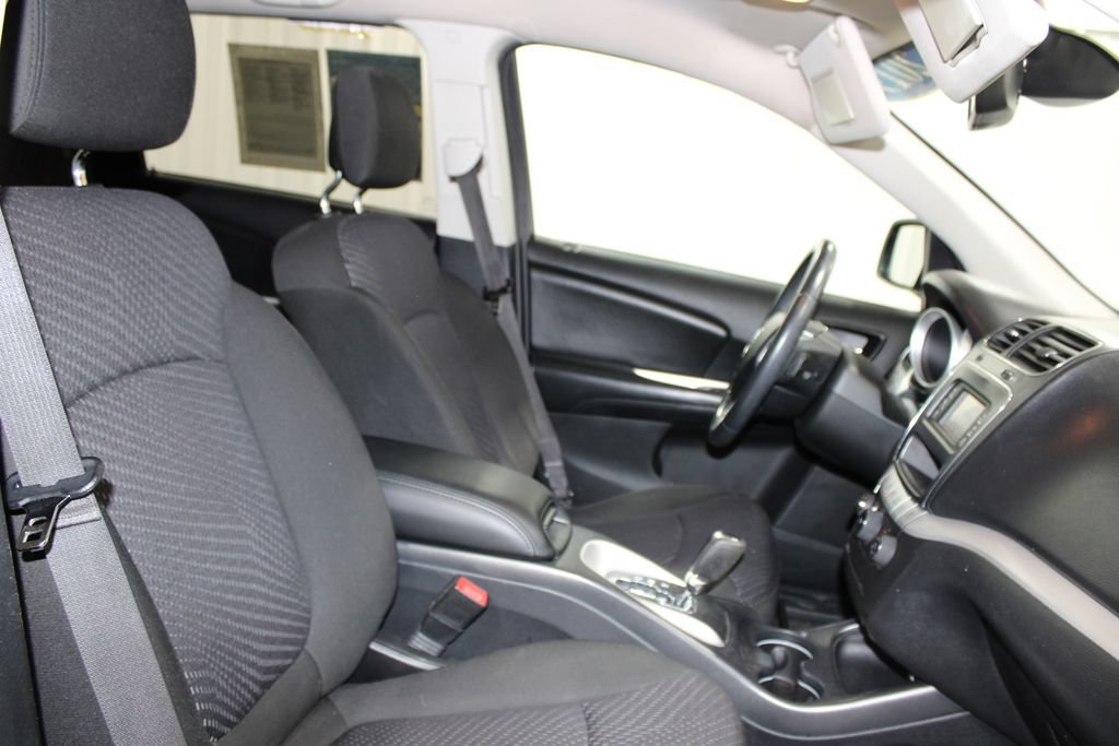 Used 2019 Dodge Journey SE w/ Connectivity Group FWD image 29
