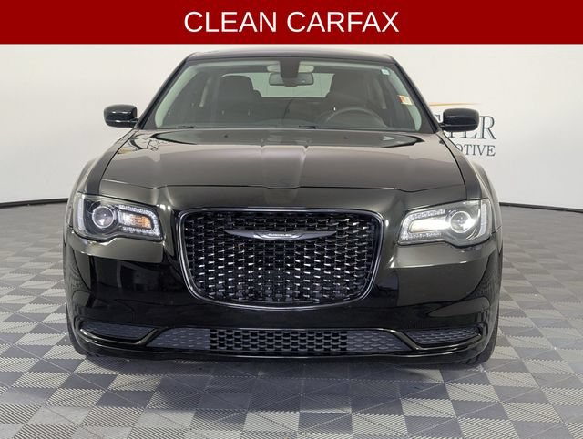 Used 2022 Chrysler 300 Touring w/ Sport Appearance Package RWD image 3