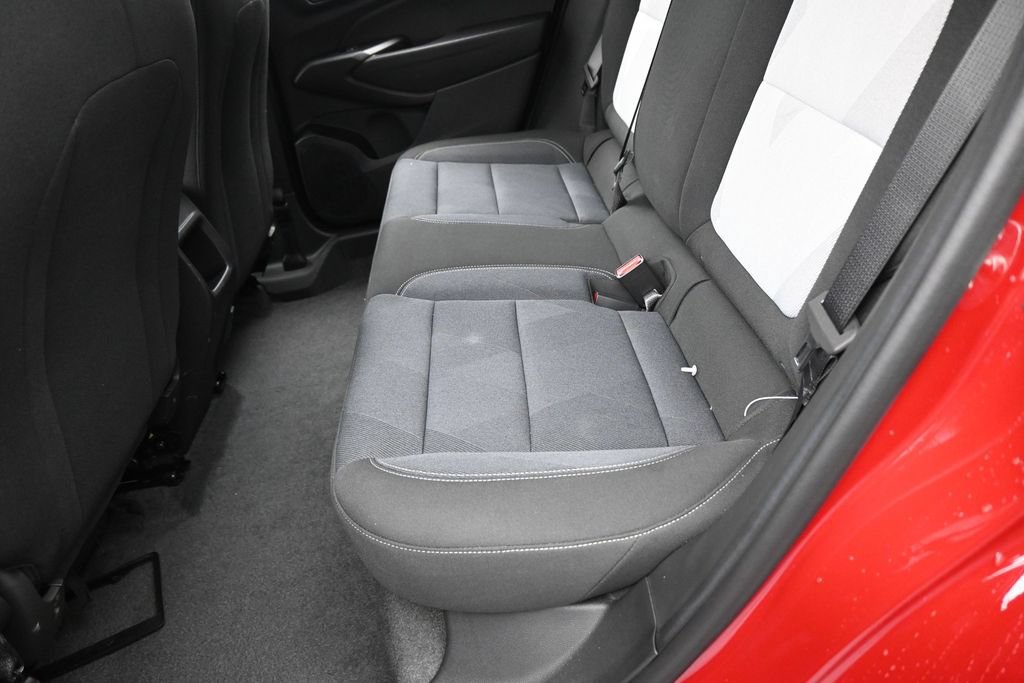 Used 2026 Chevrolet Trax RS FWD image 29