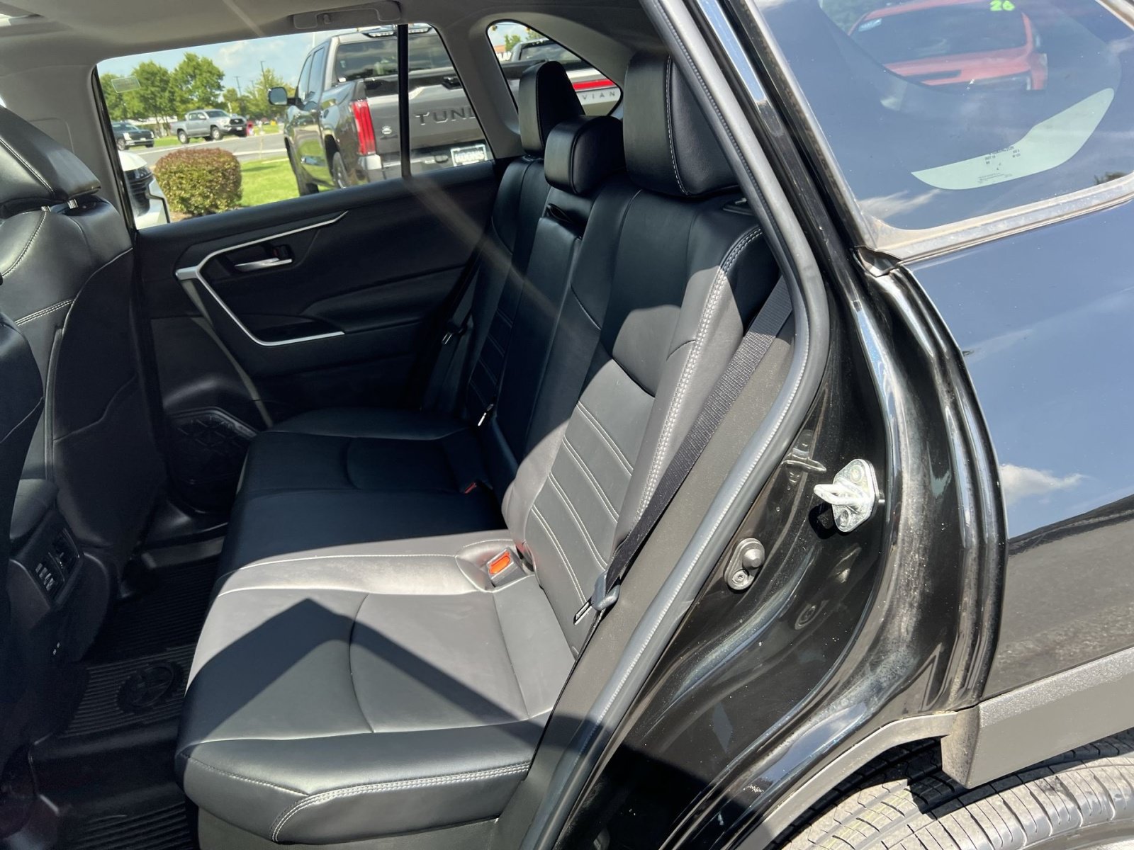 Used 2022 Toyota RAV4 XLE Premium AWD/4WD image 44