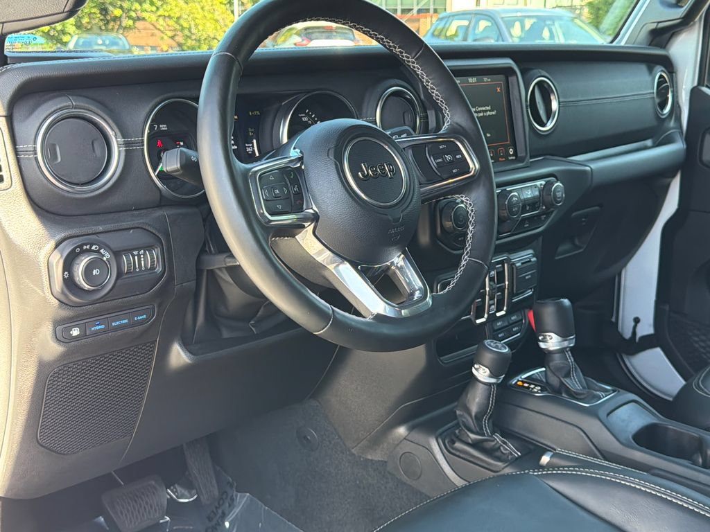Used 2022 Jeep Wrangler Unlimited Sahara w/ Cold Weather Group AWD/4WD image 19