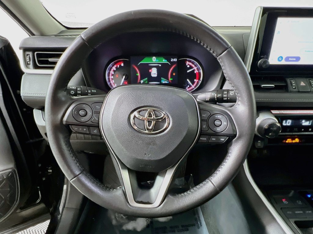 Used 2025 Toyota RAV4 XLE Premium FWD image 15
