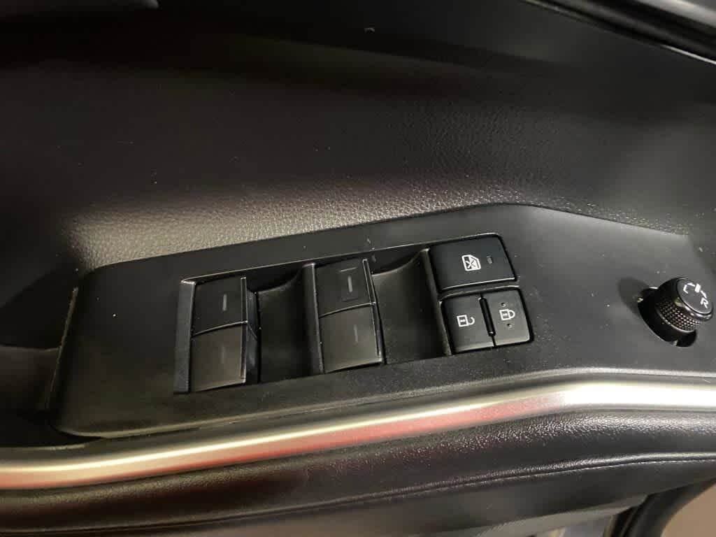 Used 2021 Toyota Highlander XLE image 14