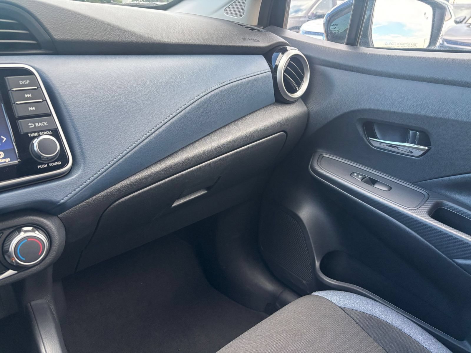 Used 2025 Nissan Versa SV FWD image 32