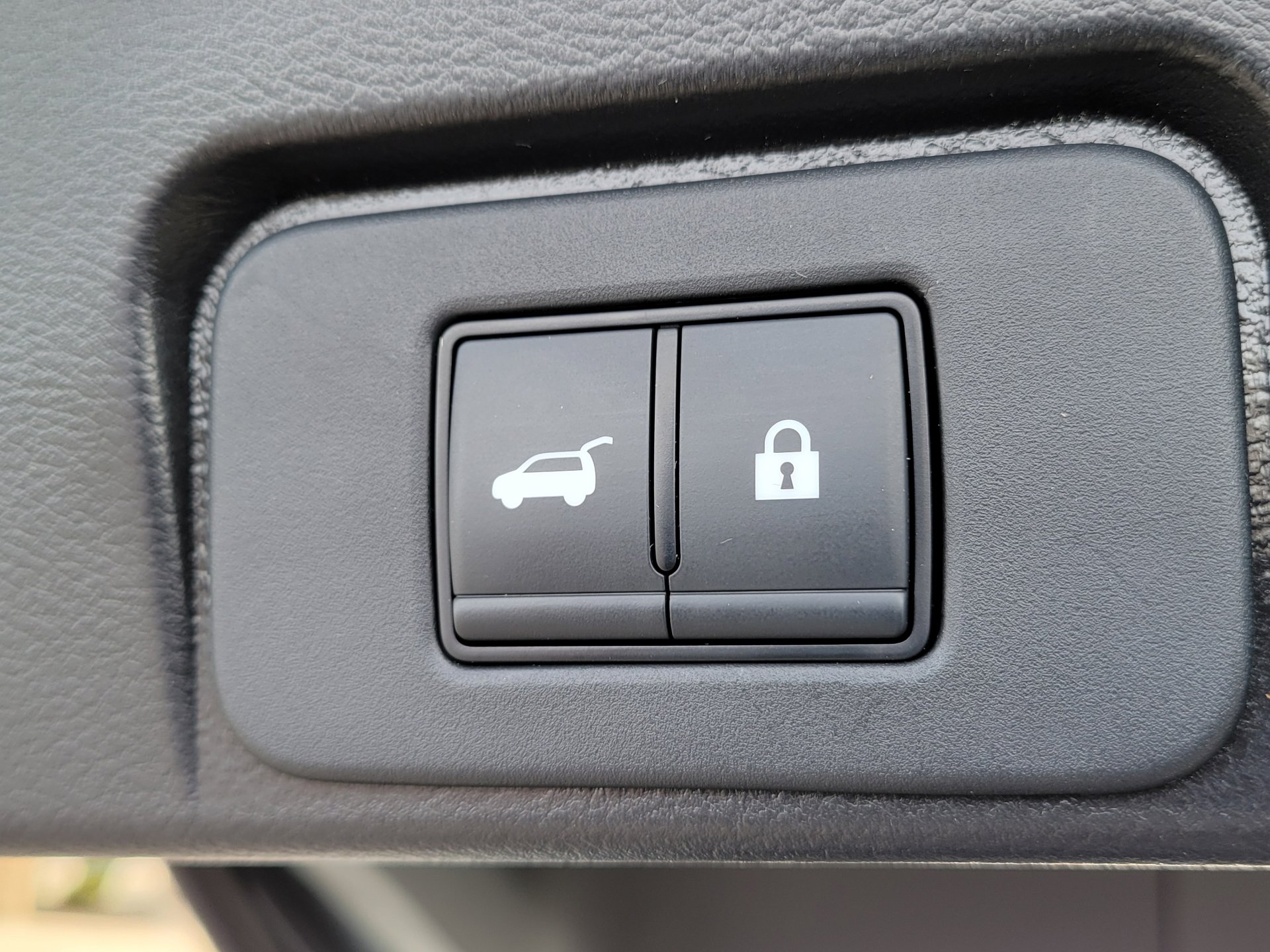 Certified 2023 Nissan Rogue SV w/ SV Premium B Package image 9