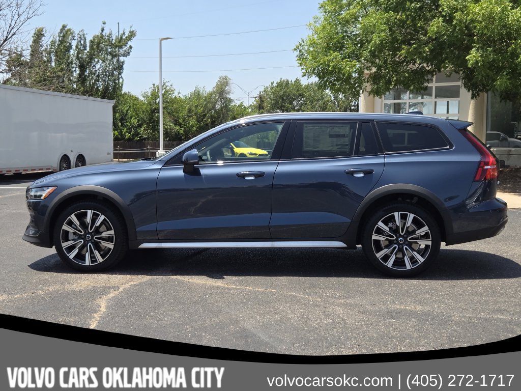New 2026 Volvo V60 B5 Cross Country Ultra w/ Protection Package Premier AWD/4WD image 3