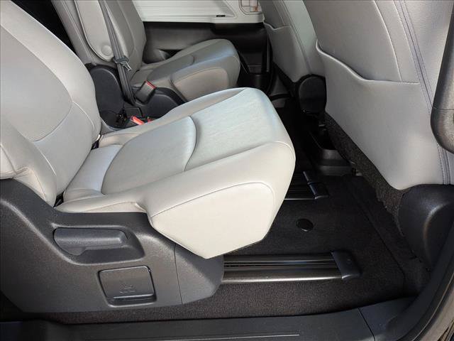 Certified 2026 Toyota Sienna XLE FWD image 18