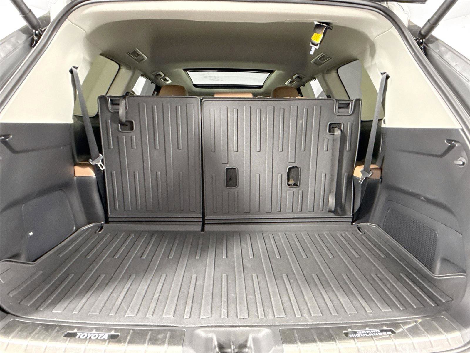 Certified 2026 Toyota Grand Highlander AWD image 39