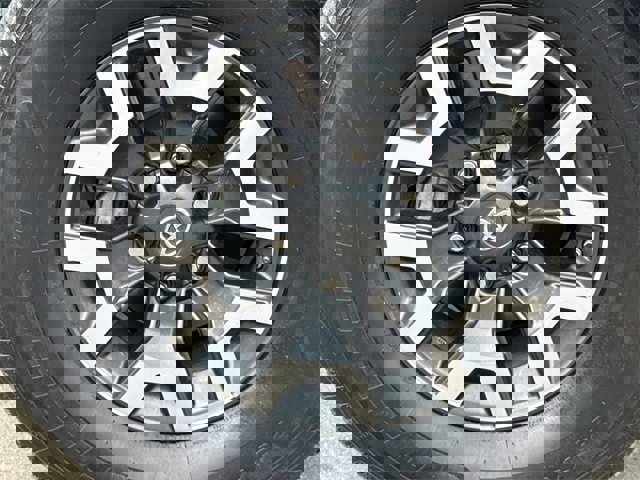 Used 2021 Toyota Tacoma TRD Off-Road image 11